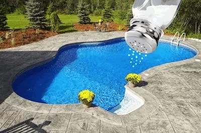 استخرهای درمانی با آب معدنی یا نمک