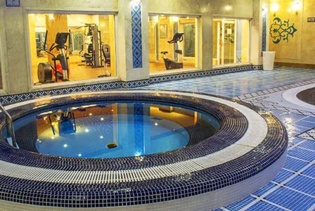 استخر هتل مدینه الرضا